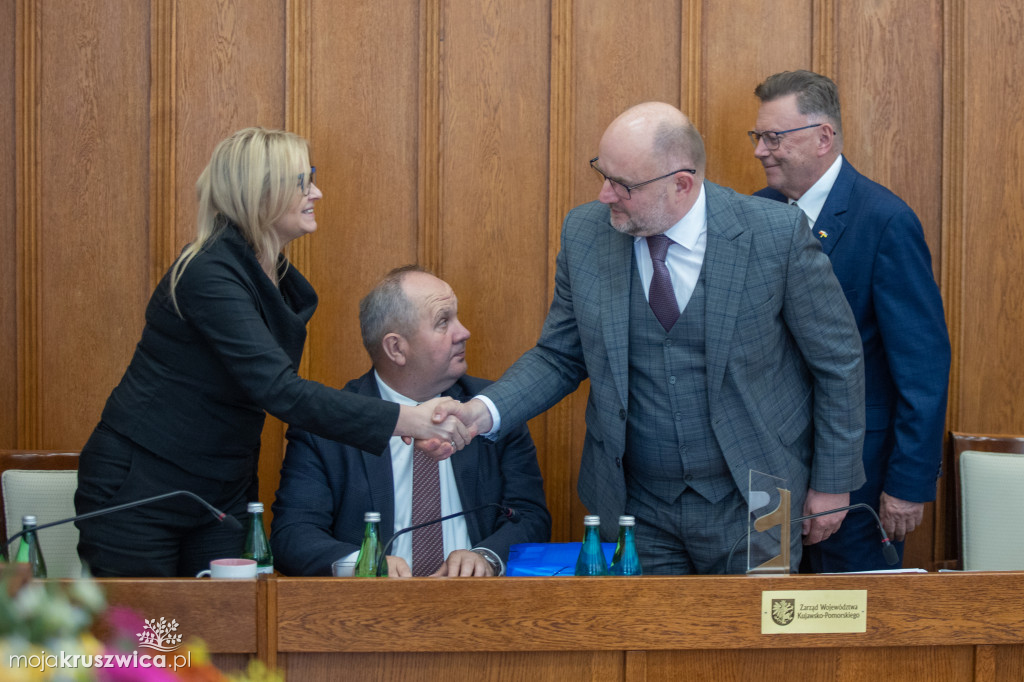 Wotum zaufania i absolutorium dla zarządu województwa