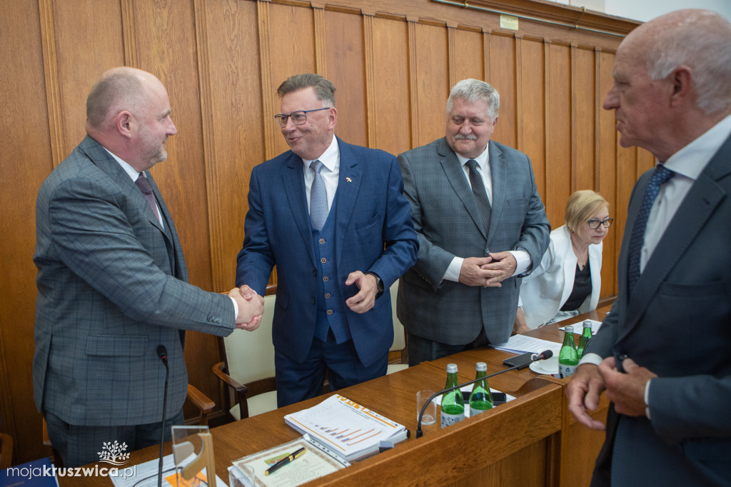 Wotum zaufania i absolutorium dla zarządu województwa