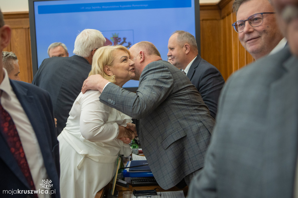 Wotum zaufania i absolutorium dla zarządu województwa