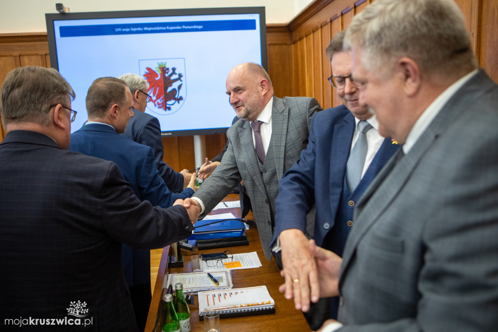 Wotum zaufania i absolutorium dla zarządu województwa