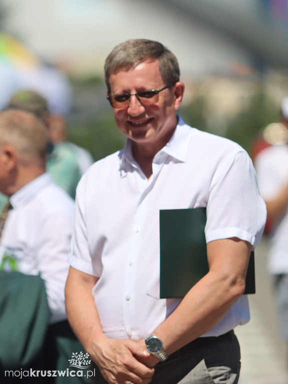 NASZ PATRONAT: W Kruszwicy rozpoczął się Jarmark Nowalijkowy [ZDJĘCIA]