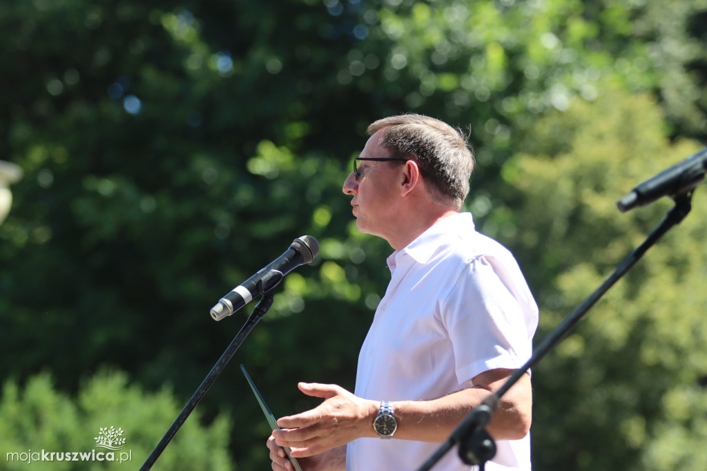 NASZ PATRONAT: W Kruszwicy rozpoczął się Jarmark Nowalijkowy [ZDJĘCIA]