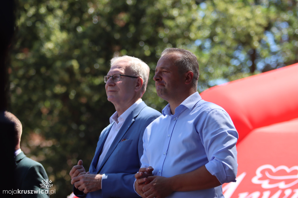 NASZ PATRONAT: W Kruszwicy rozpoczął się Jarmark Nowalijkowy [ZDJĘCIA]