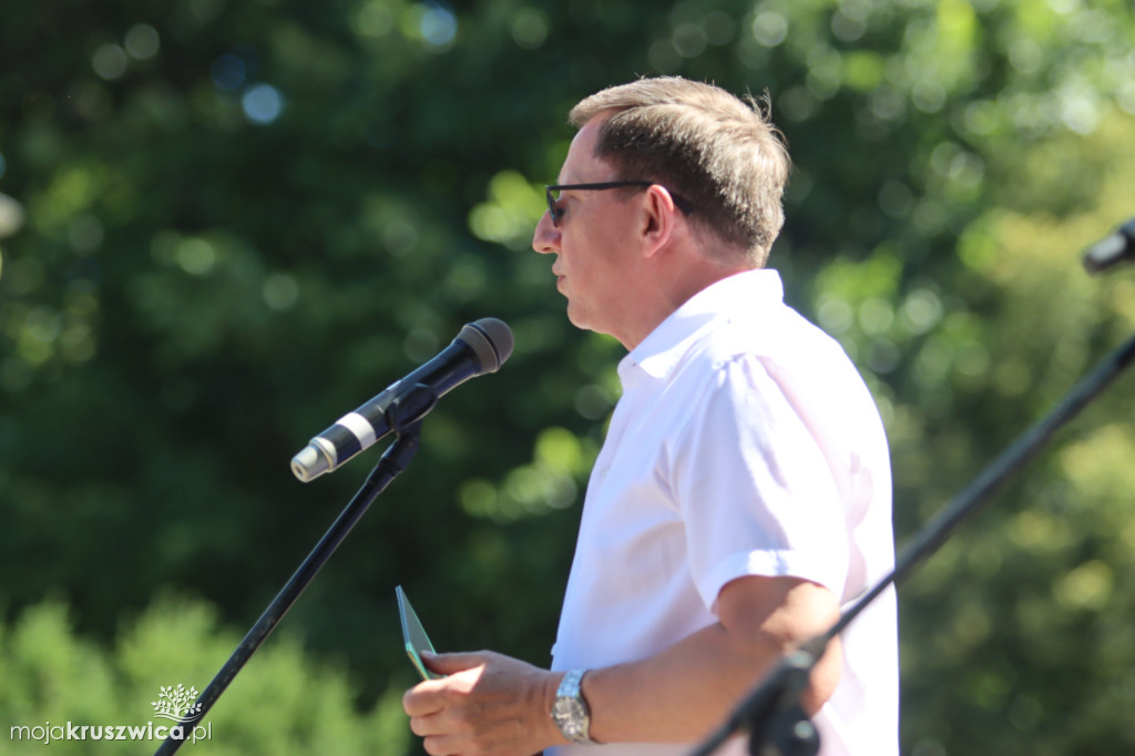 NASZ PATRONAT: W Kruszwicy rozpoczął się Jarmark Nowalijkowy [ZDJĘCIA]