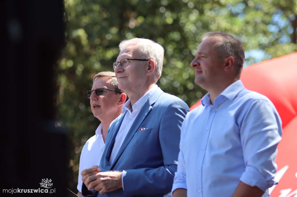 NASZ PATRONAT: W Kruszwicy rozpoczął się Jarmark Nowalijkowy [ZDJĘCIA]