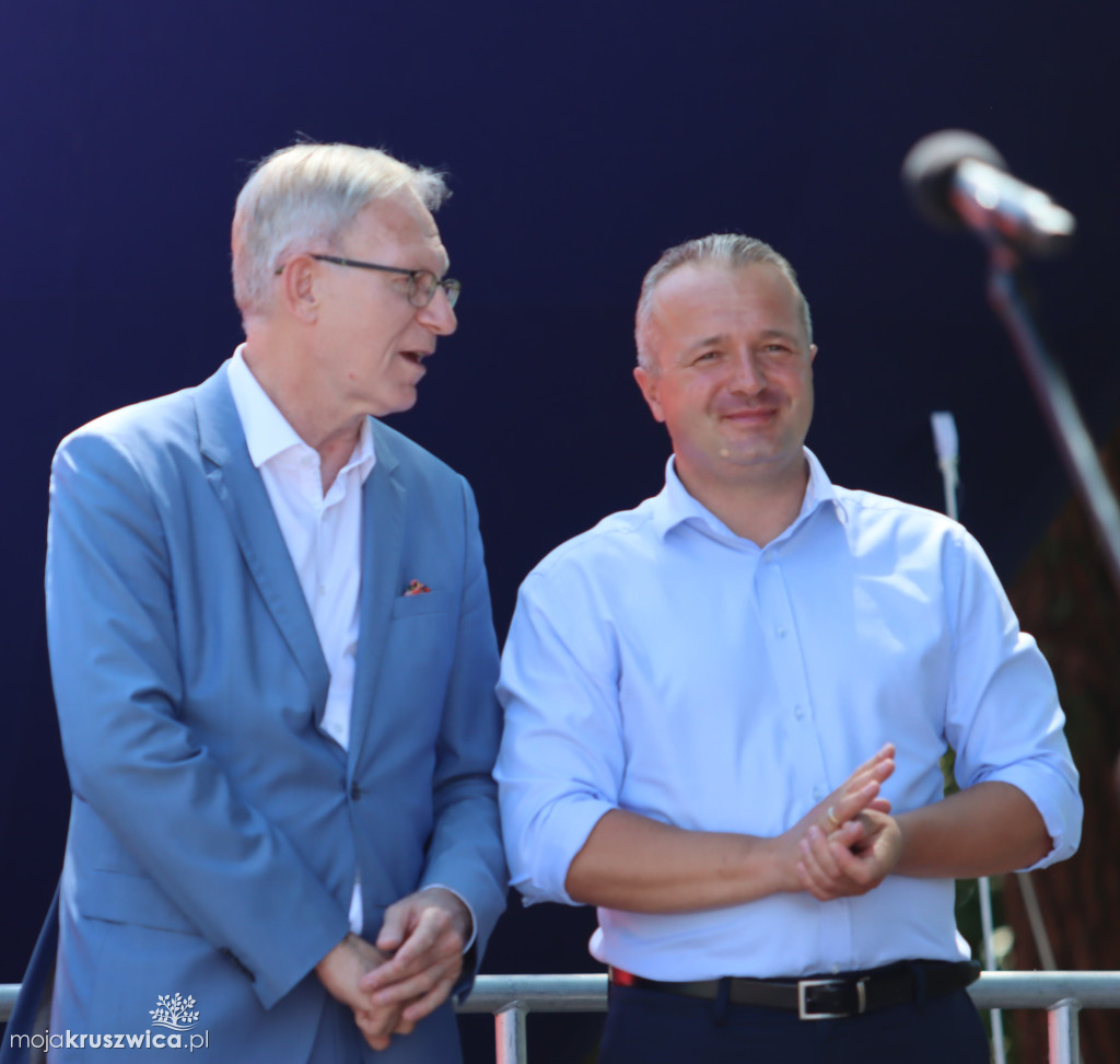 NASZ PATRONAT: W Kruszwicy rozpoczął się Jarmark Nowalijkowy [ZDJĘCIA]