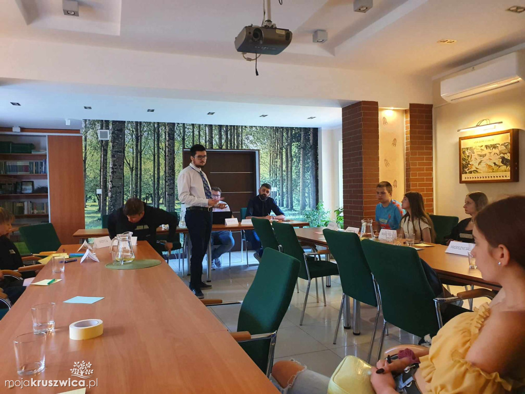 Uczestnicy projektu realizowanego Stowarzyszenia Amicus wzięli udział w debacie