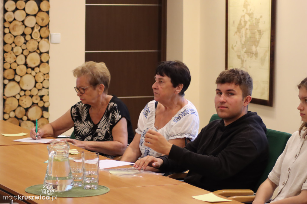Uczestnicy projektu realizowanego Stowarzyszenia Amicus wzięli udział w debacie
