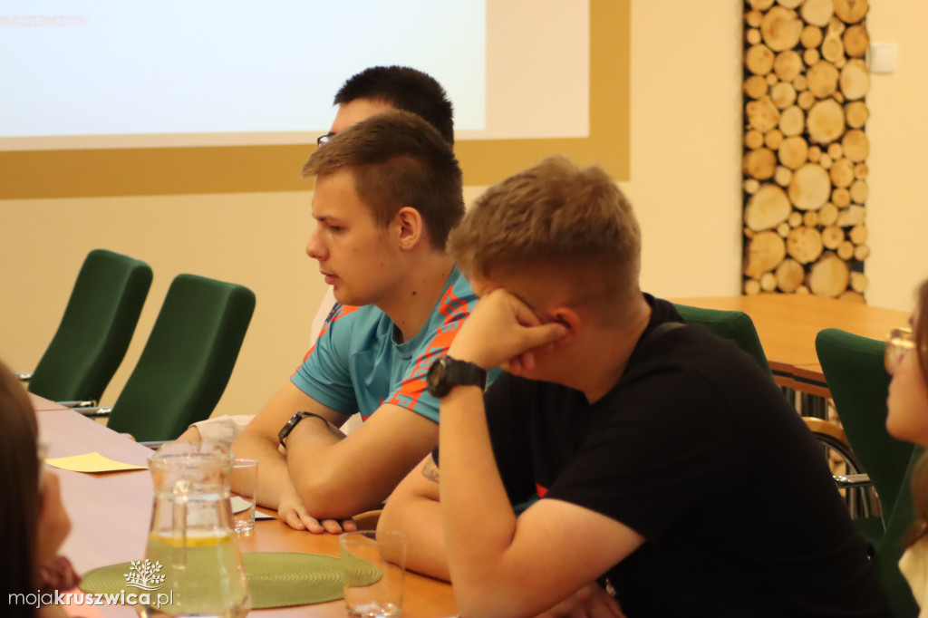 Uczestnicy projektu realizowanego Stowarzyszenia Amicus wzięli udział w debacie