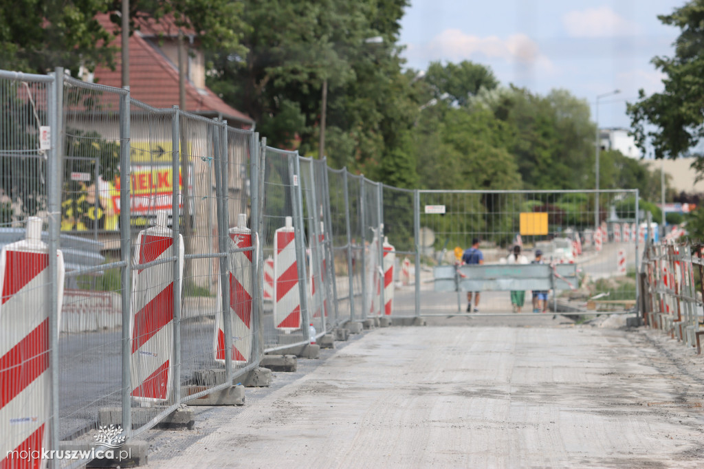 Trwa budowa rond i remont mostu [FOTORELACJA, 22.07.2023]
