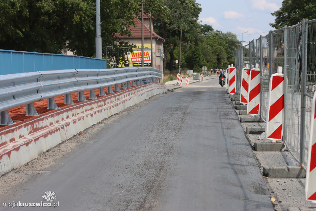 Trwa budowa rond i remont mostu [FOTORELACJA, 22.07.2023]