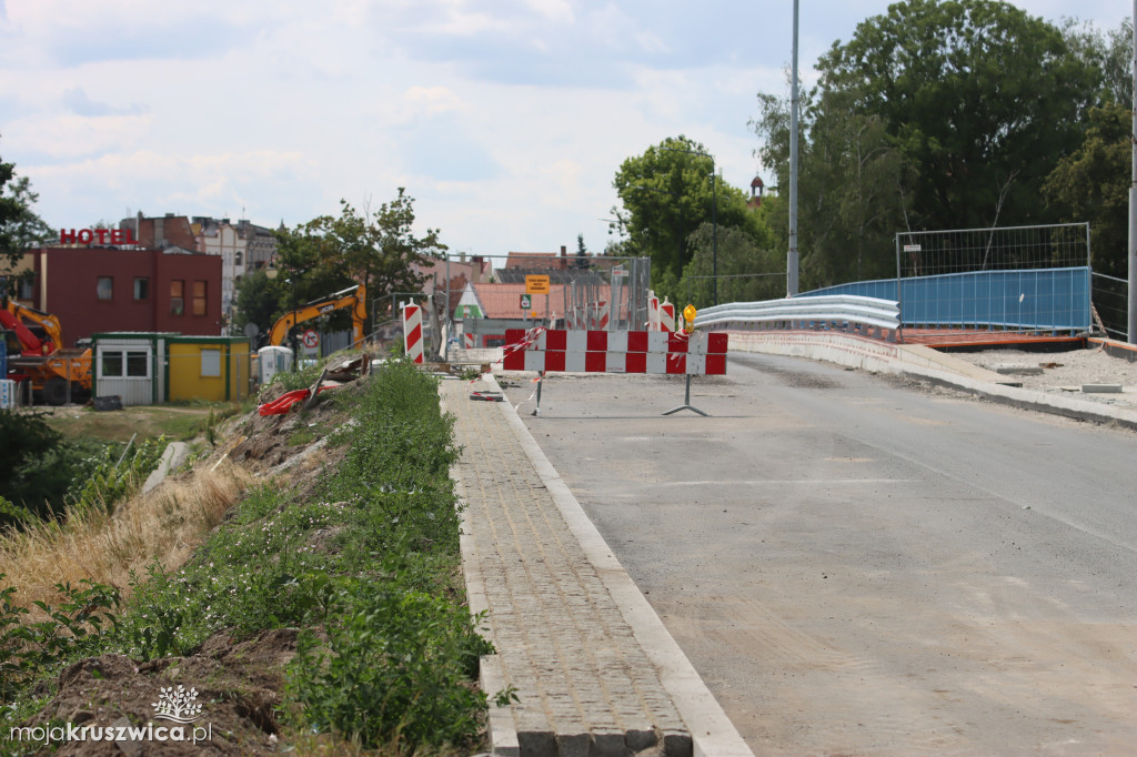 Trwa budowa rond i remont mostu [FOTORELACJA, 22.07.2023]