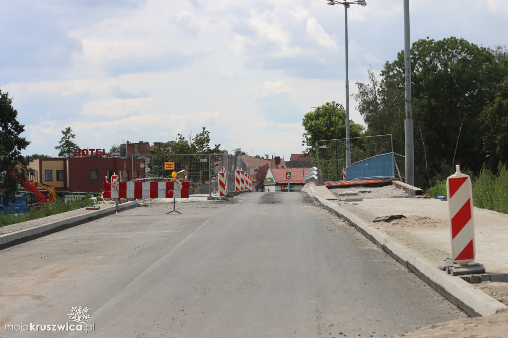Trwa budowa rond i remont mostu [FOTORELACJA, 22.07.2023]