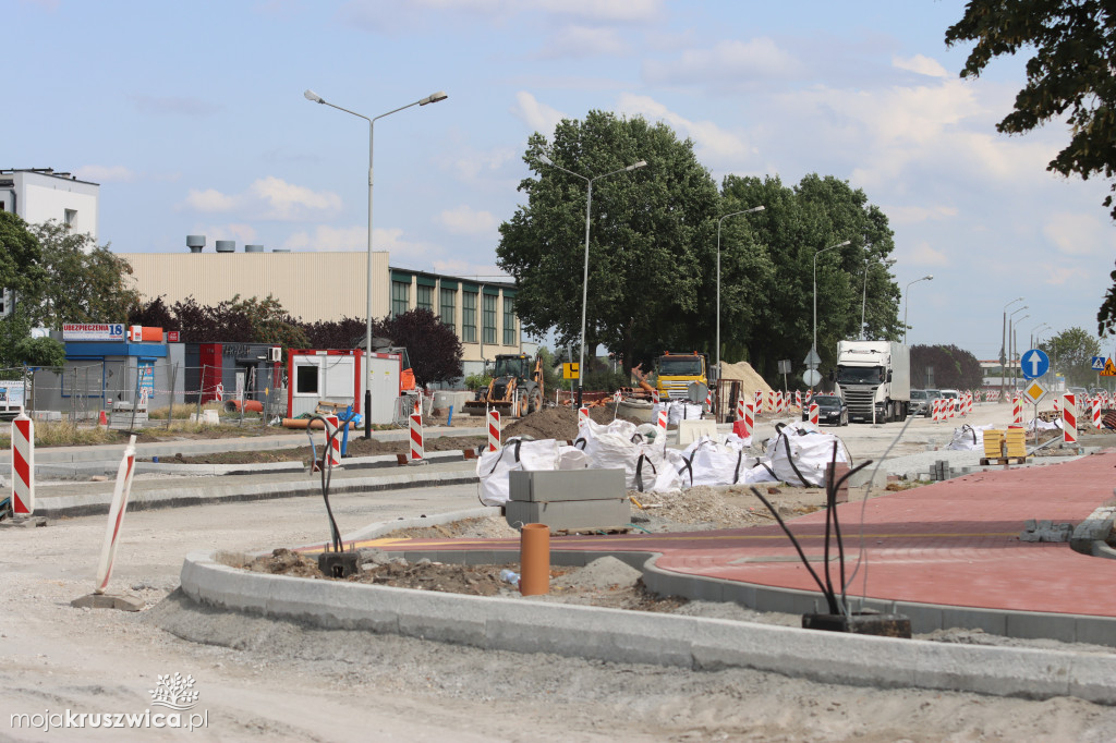 Trwa budowa rond i remont mostu [FOTORELACJA, 22.07.2023]