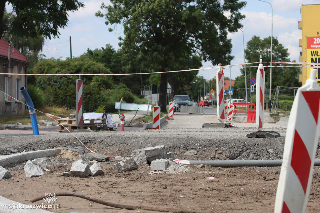 Trwa budowa rond i remont mostu [FOTORELACJA, 22.07.2023]