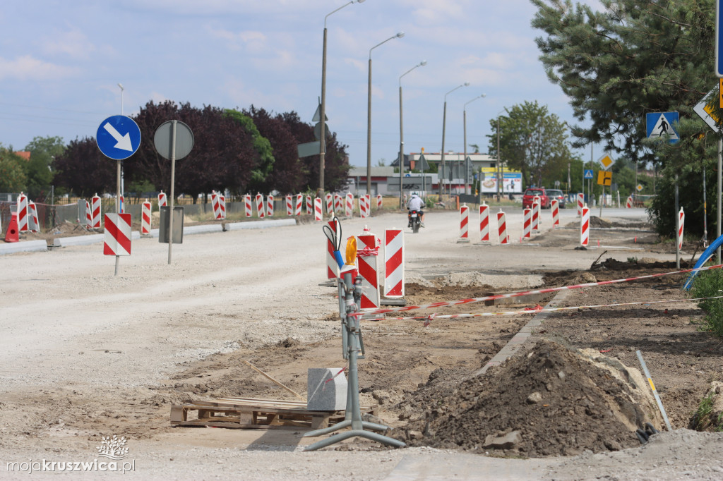 Trwa budowa rond i remont mostu [FOTORELACJA, 22.07.2023]