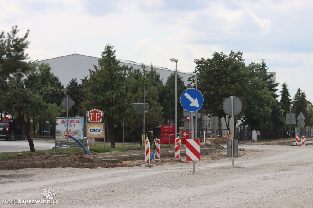 Trwa budowa rond i remont mostu [FOTORELACJA, 22.07.2023]