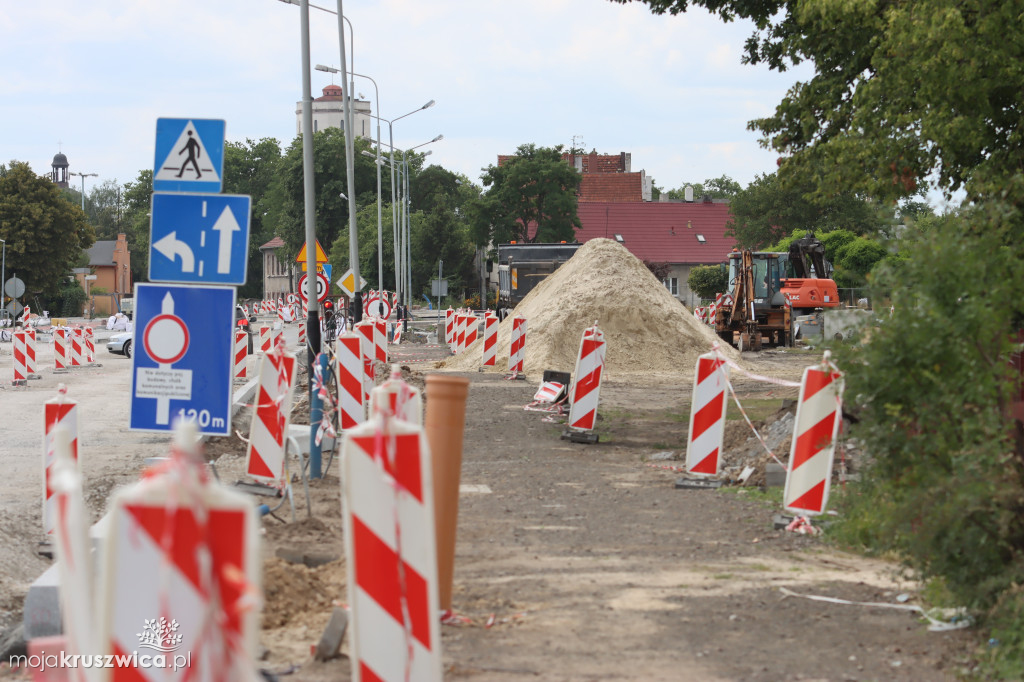 Trwa budowa rond i remont mostu [FOTORELACJA, 22.07.2023]