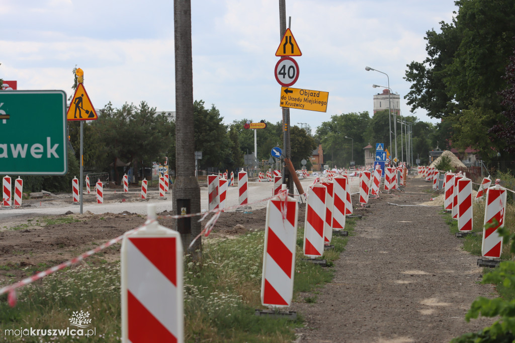 Trwa budowa rond i remont mostu [FOTORELACJA, 22.07.2023]