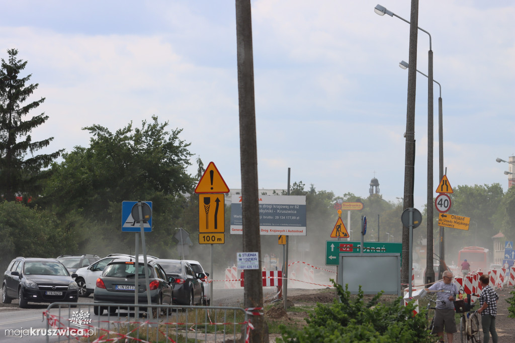 Trwa budowa rond i remont mostu [FOTORELACJA, 22.07.2023]
