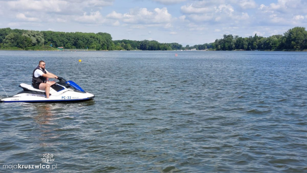 Regaty na Jeziorze Gopło: Bezpieczeństwo pod ścisłym nadzorem służb