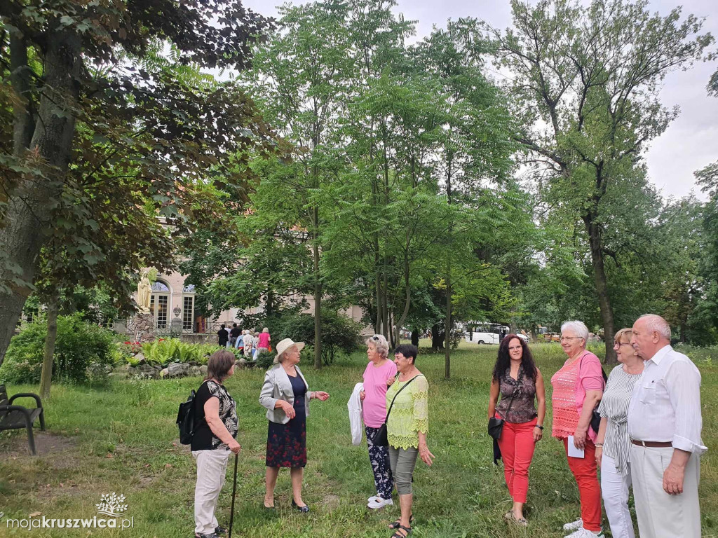Ruszyli śladami księdza Antoniego Ludwiczaka, proboszcza parafii w Chełmcach