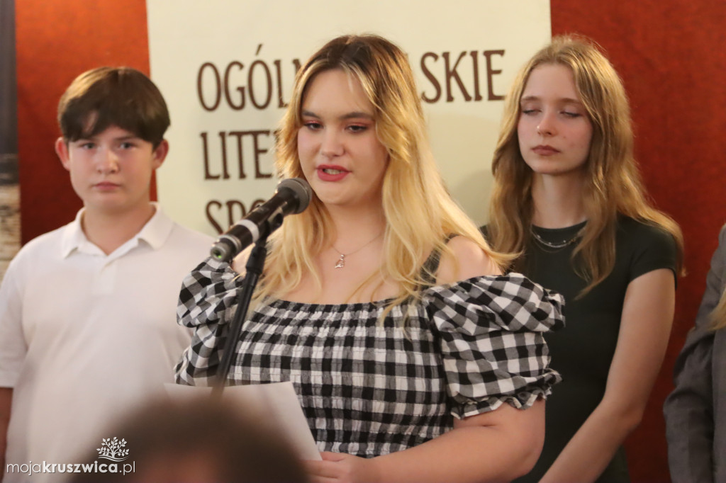 NASZ PATRONAT: Rośnie młode pokolenie poetów. Nagrodzono ich w Kobylnikach [FOTO]
