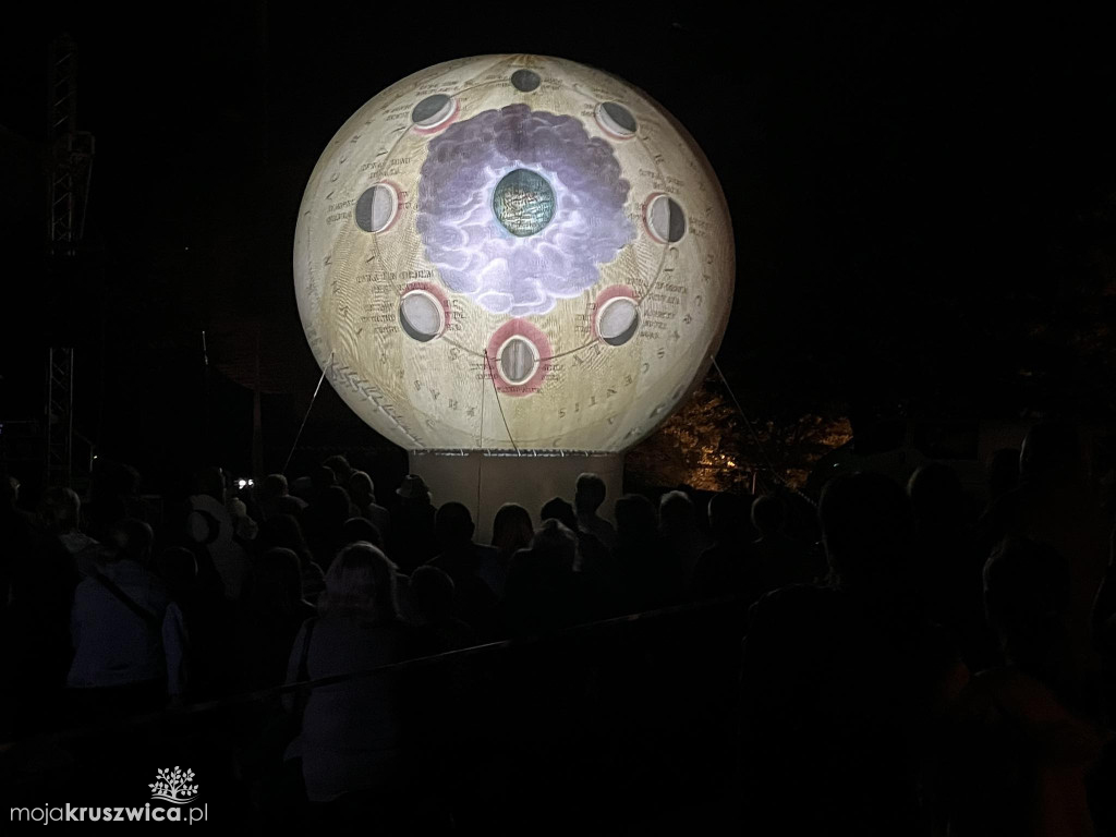 Na kruszwickim wzgórzu odbył się wieczór poezji połączony z astronomią [ZDJĘCIA]