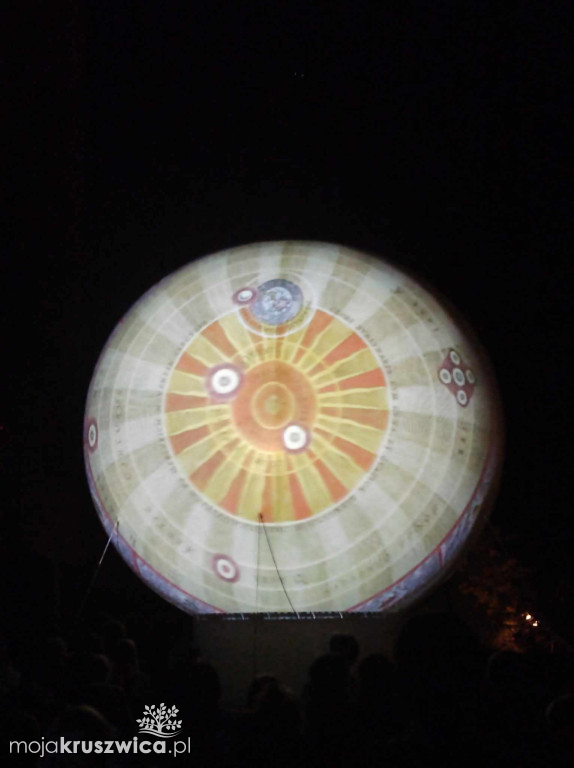 Na kruszwickim wzgórzu odbył się wieczór poezji połączony z astronomią [ZDJĘCIA]