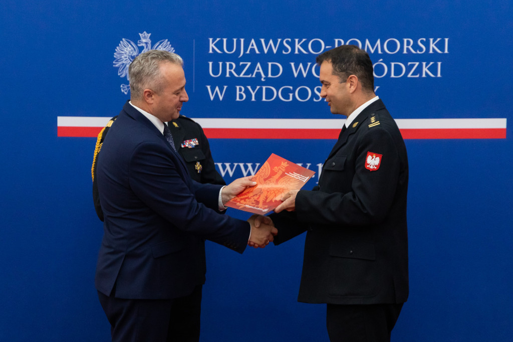 37 pracowników cywilnych PSP odznaczonych! [ZDJĘCIA]