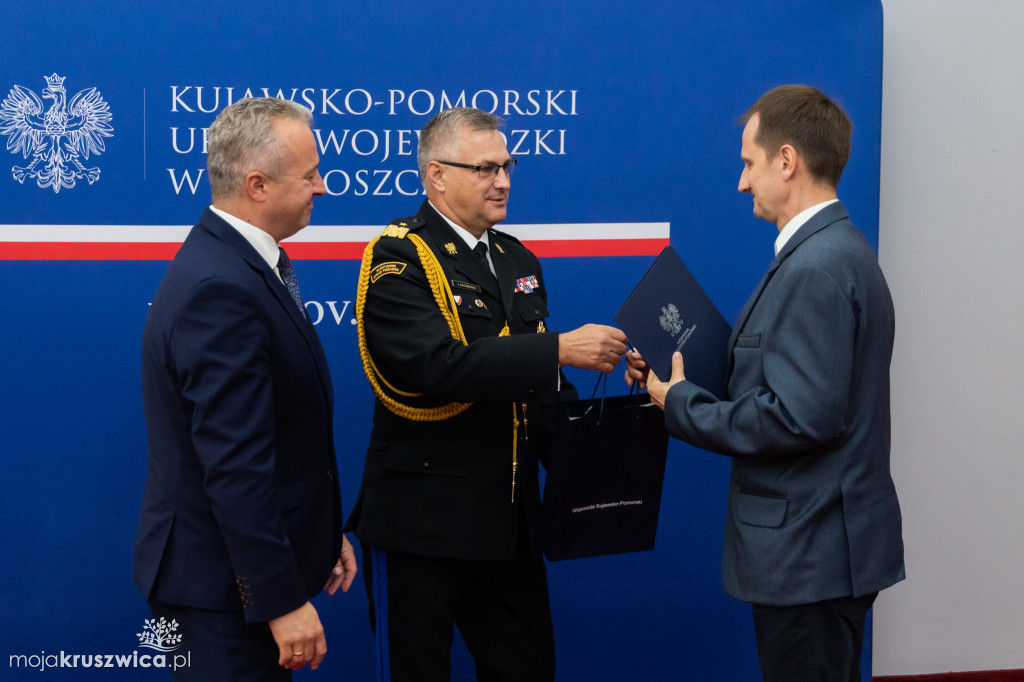 37 pracowników cywilnych PSP odznaczonych! [ZDJĘCIA]