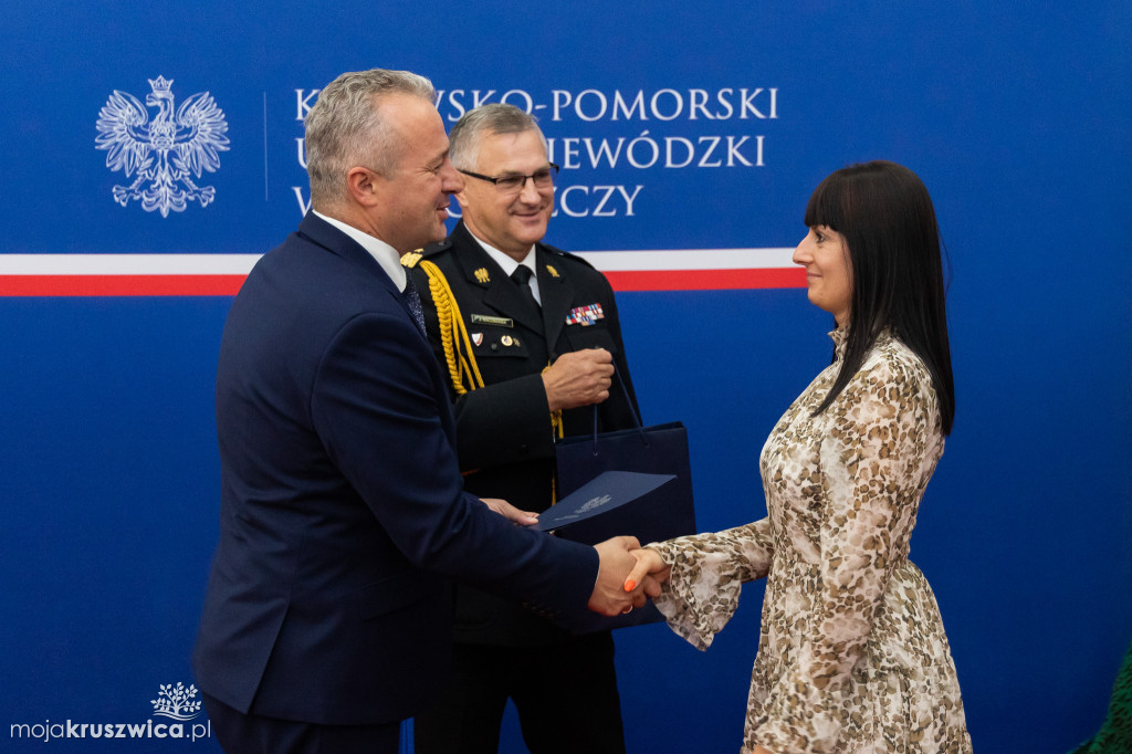 37 pracowników cywilnych PSP odznaczonych! [ZDJĘCIA]