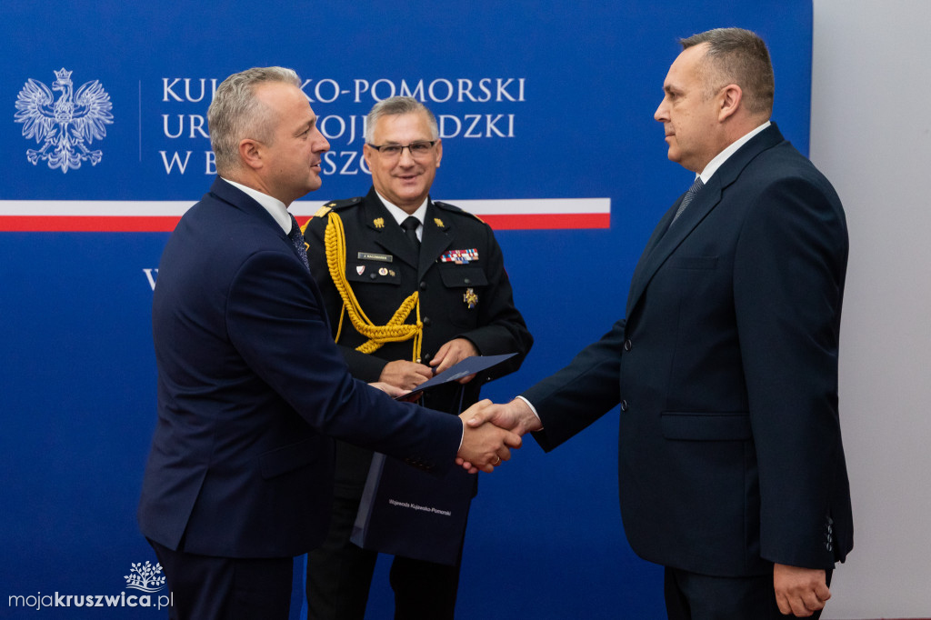 37 pracowników cywilnych PSP odznaczonych! [ZDJĘCIA]
