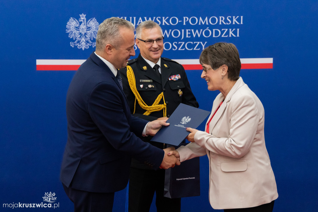 37 pracowników cywilnych PSP odznaczonych! [ZDJĘCIA]