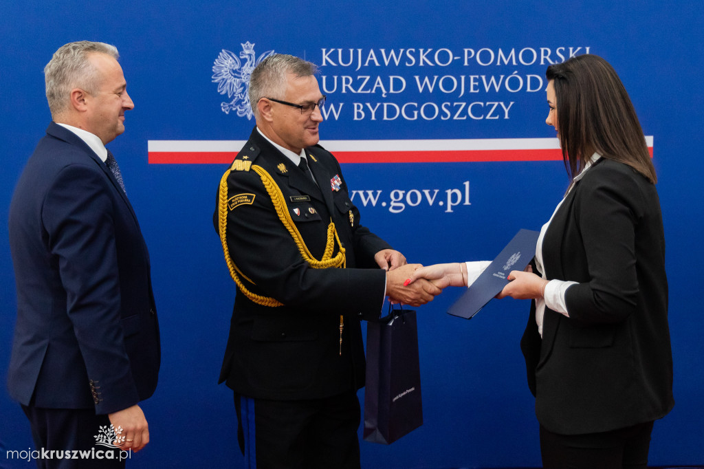 37 pracowników cywilnych PSP odznaczonych! [ZDJĘCIA]