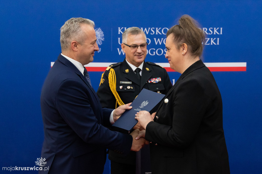 37 pracowników cywilnych PSP odznaczonych! [ZDJĘCIA]
