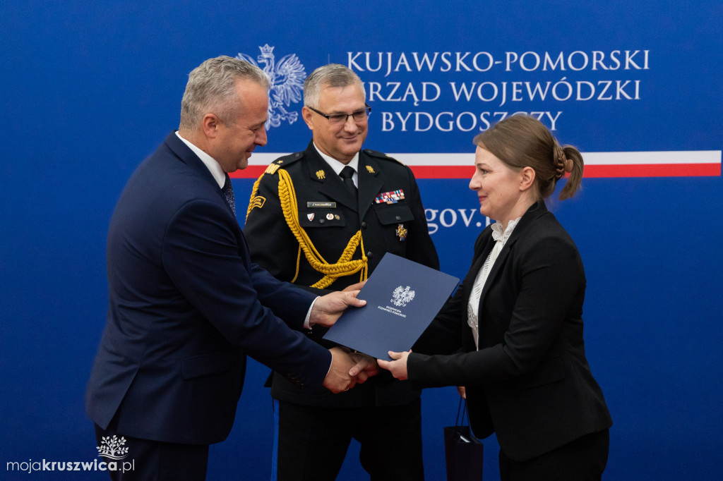 37 pracowników cywilnych PSP odznaczonych! [ZDJĘCIA]