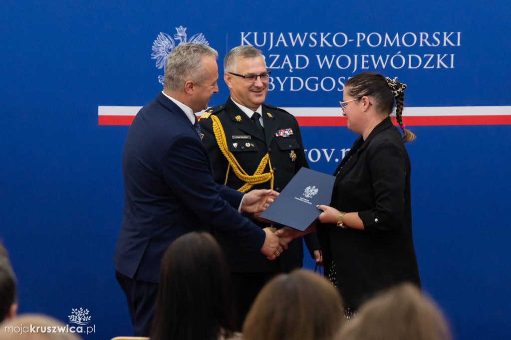 37 pracowników cywilnych PSP odznaczonych! [ZDJĘCIA]
