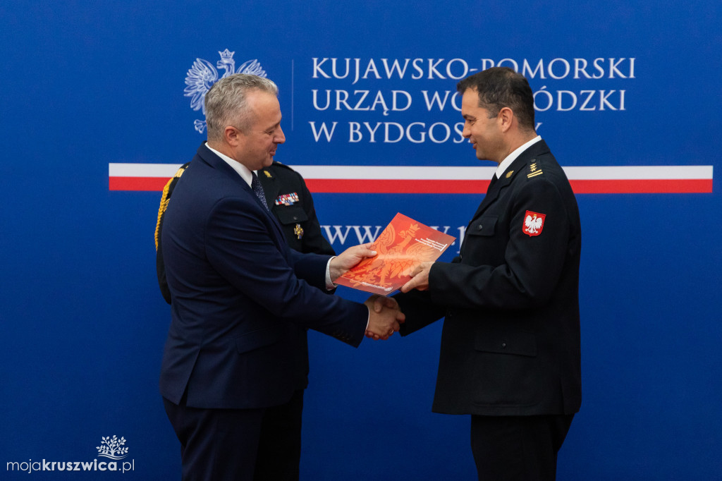 37 pracowników cywilnych PSP odznaczonych! [ZDJĘCIA]