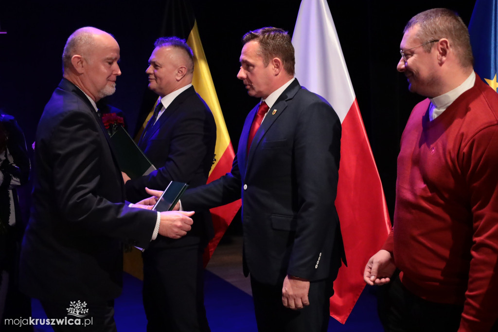 Nagrody dla nauczycieli i dyrektorów. Wśród docenionych pedagodzy z Kruszwicy
