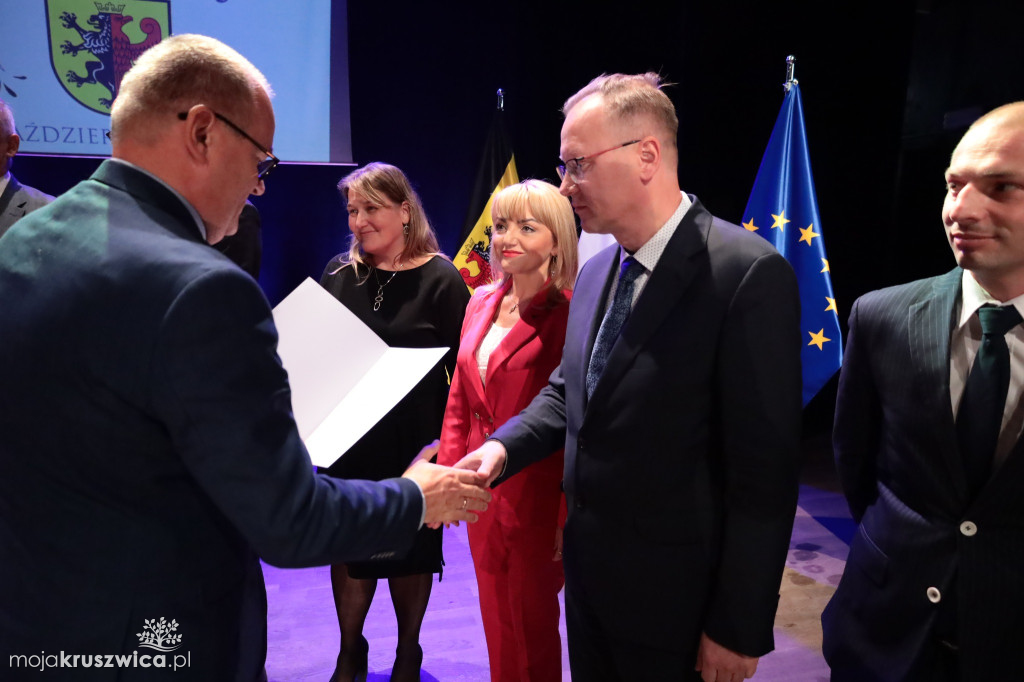 Nagrody dla nauczycieli i dyrektorów. Wśród docenionych pedagodzy z Kruszwicy