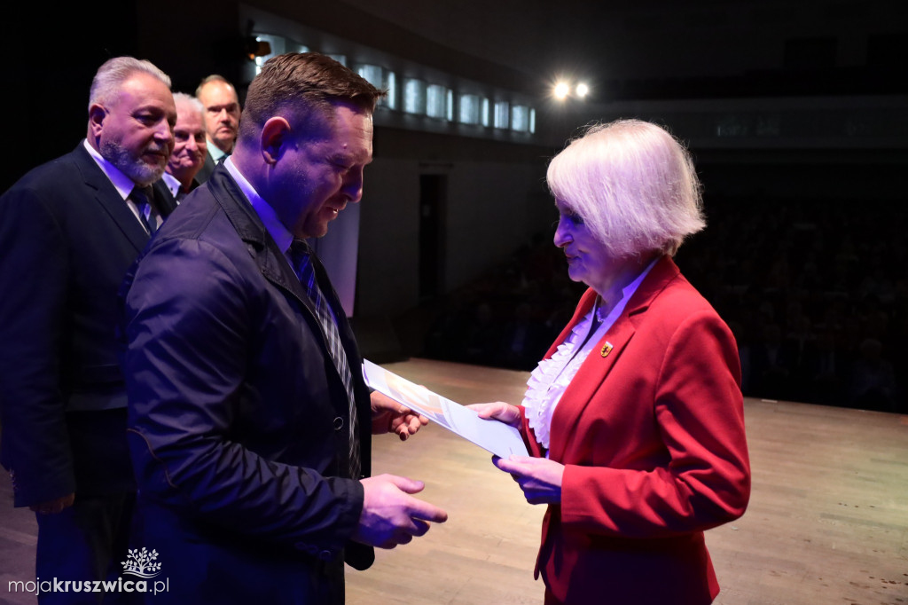 Nagrody dla nauczycieli i dyrektorów. Wśród docenionych pedagodzy z Kruszwicy