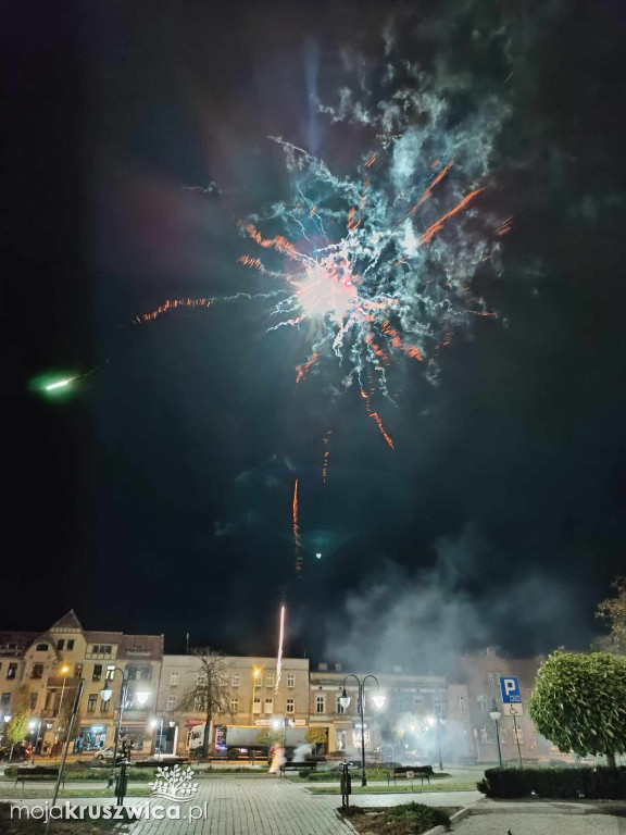 W Kruszwicy hucznie obchodziliśmy Noc Świętych. Był pokaz sztucznych ogni! [FOTO]