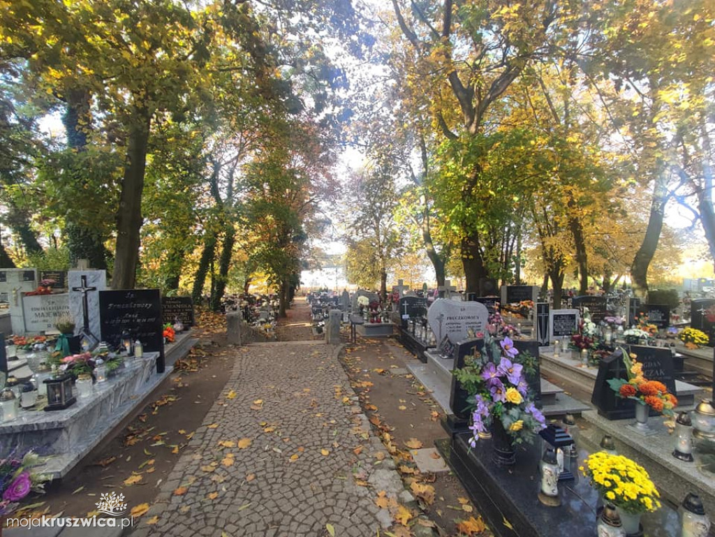 Zaduszki w Kruszwicy w obiektywie 