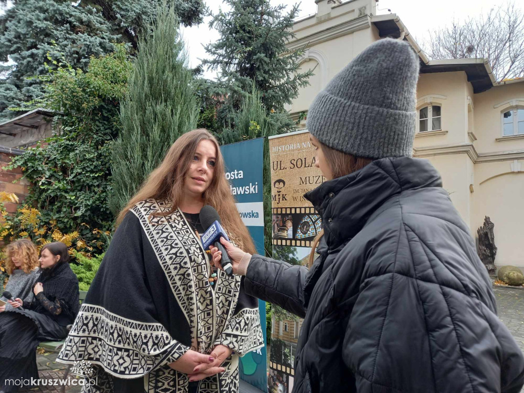 Piękny mural i niezwykłe przedstawienie o Papuszy