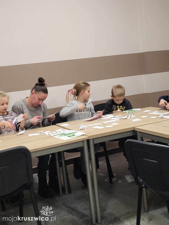 Skotniki: W świetlicy odbywają się warsztaty modelarskie