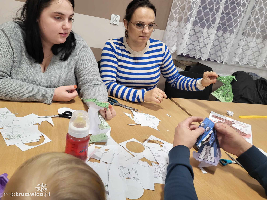 Skotniki: W świetlicy odbywają się warsztaty modelarskie