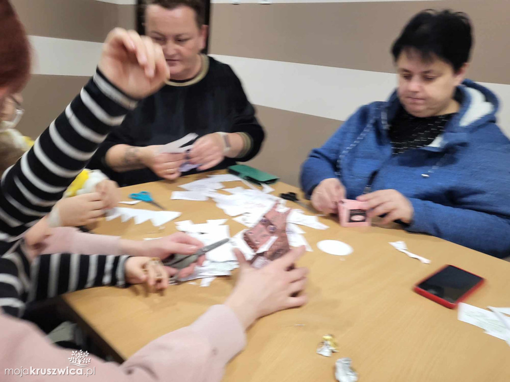 Skotniki: W świetlicy odbywają się warsztaty modelarskie
