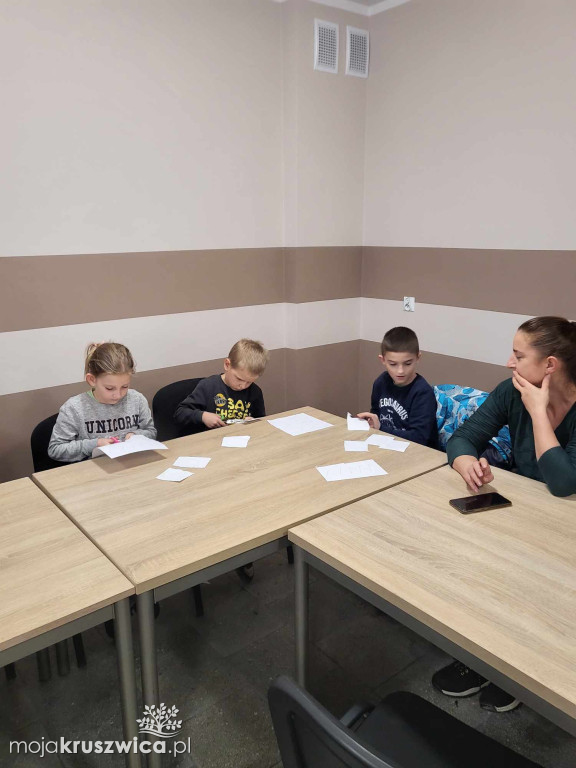 Skotniki: W świetlicy odbywają się warsztaty modelarskie