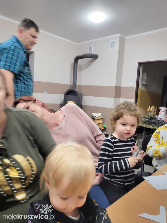 Skotniki: W świetlicy odbywają się warsztaty modelarskie